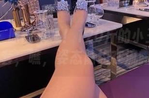 微密圈 – 原图来了！120斤的小王同学的女王全套，瞧，姿态隐约在流露什么…