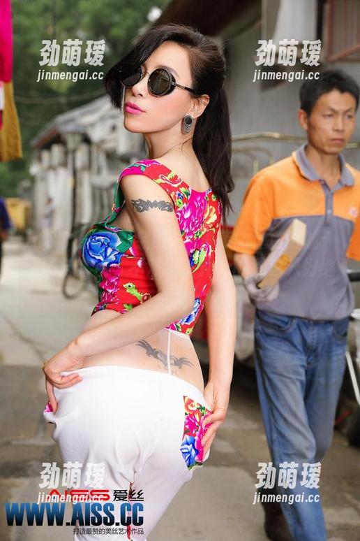 AISS爱丝(黄金版) - 索菲的渔色话题：原图与套图，不知道说什么的我也只好继续看！