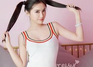 Feilin嗲囡囡 – 流氓小巫女的网袜写真：一不小心就被她迷住了。