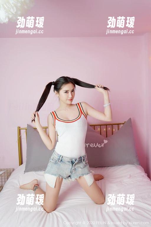 Feilin嗲囡囡-流氓小巫女 Feilin嗲囡囡 - 流氓小巫女的网袜写真:一不小心就被她迷住了。
