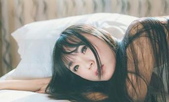 GIRLT果团网 – 谁能拒绝甜Abby的万圣节写真？下载吧！