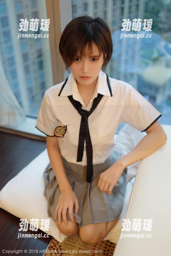MFStar模范学院-SiByl李思宁 MFStar模范学院 - 套图里的SiByl李思宁和她的眼镜,像在兜圈子又好像轻松自在!