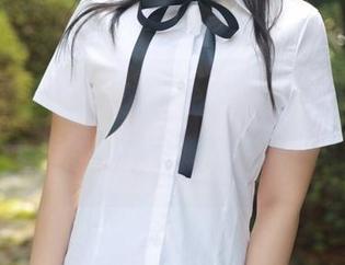 MFStar模范学院 – 这不是汐汐爱吃草莓的旅拍合集嘛，图片倒是将可爱与迷离演绎得呼之欲出了。