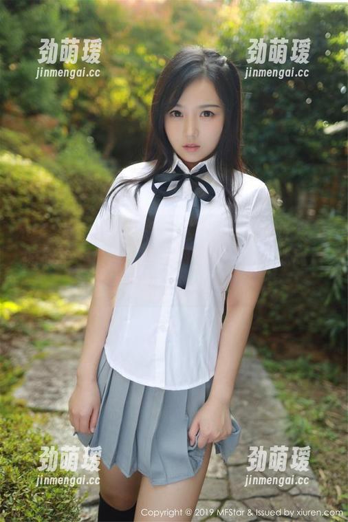 MFStar模范学院-汐汐爱吃草莓 MFStar模范学院 - 这不是汐汐爱吃草莓的旅拍合集嘛,图片倒是将可爱与迷离演绎得呼之欲出了。