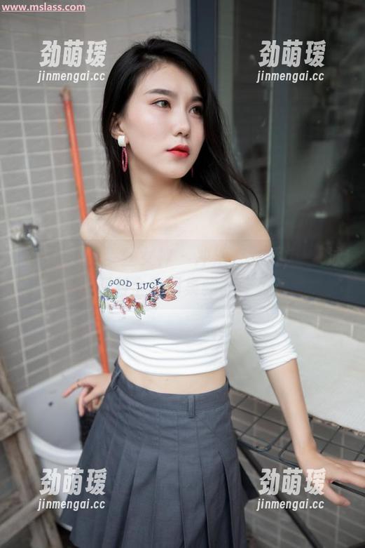 MSLASS梦丝女神-玥玥 MSLASS梦丝女神 - 冲浪、撒娇,玥玥泳池派对全套图集藏了什么?