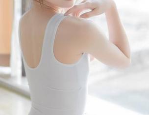 这才是福利！喵糖映画的萝莉裙少女，认真但我有点懵