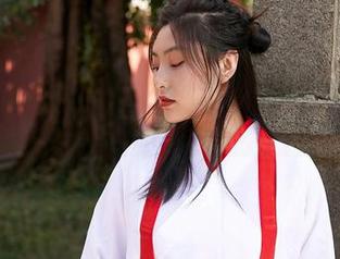 MiiTao蜜桃社 – 摄影师的私房秘籍:豆瓣酱在网袜中流转
