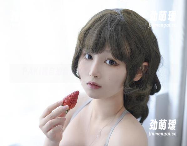 PAKI酱自拍合集：每张都是新的一种“脸”！