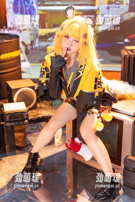 PoppaChan PoppaChan+雷姆=你我都想下载的写真组合,抗拒不了的幽默感!