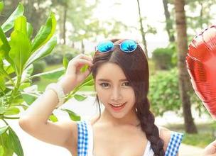 QingDouKe青豆客 – 潇同学最新写真，水手服展现了她连衬衫都不屑穿的优雅！