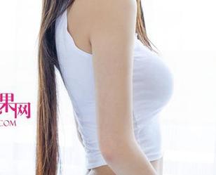UGirls尤果网 – K8傲娇萌萌白裙：图集即是免费的小礼物，快来获取！