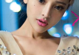UGirls尤果网 – 私房里的黑白怪谈，周心情，我的脑海里浮现出奇怪的图片。
