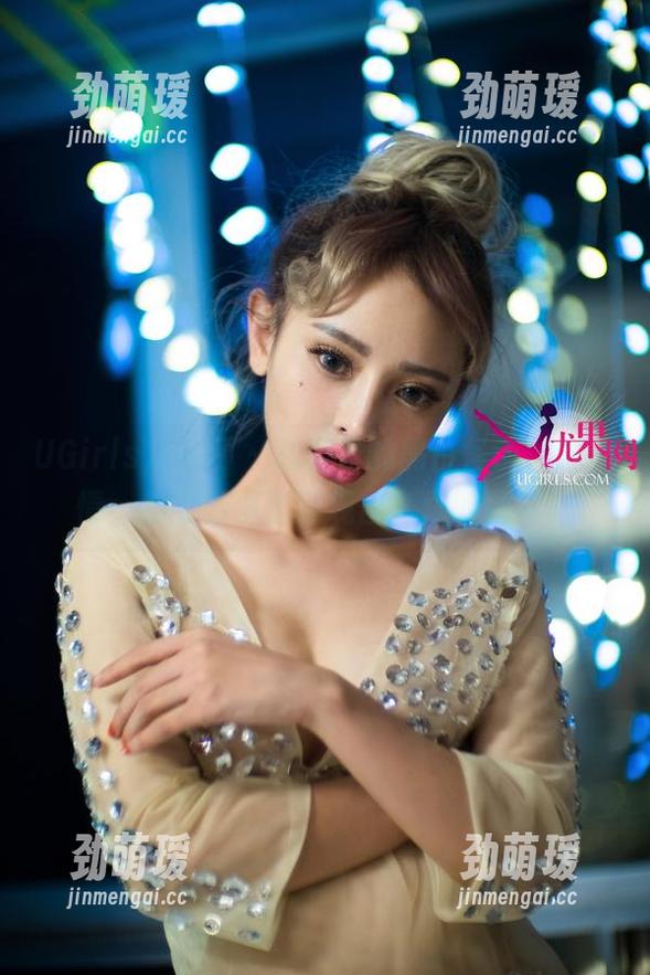 UGirls尤果网 - 私房里的黑白怪谈，周心情，我的脑海里浮现出奇怪的图片。