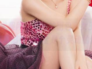 UGirls尤果网 – 最新的图包，女王孟狐狸，富有戏剧性，完全是个灵动的低语。
