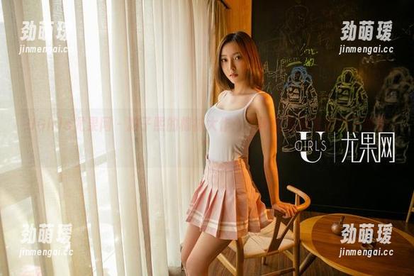 UGirls尤果网 - 游子熙的棉袜大作：“网盘里藏着的袜子故事”
