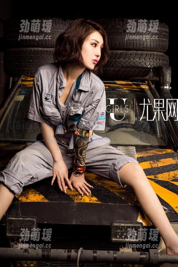 UGirls尤果网 - 在白熙萌的双人写真图集里，默契和尴尬的距离有多远？
