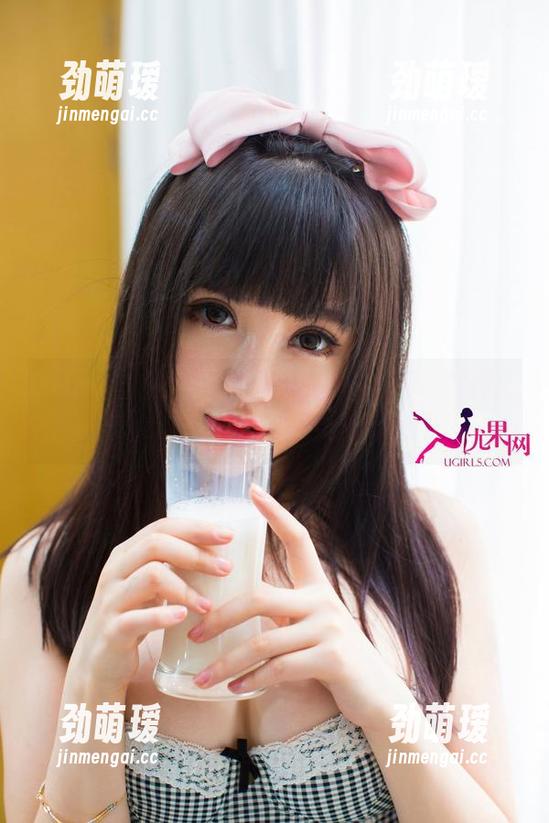 UGirls尤果网 - 定制写真时间到：霓梓心姐姐，快来带我去吃好吃的！
