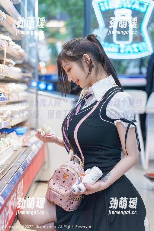 Xiuren秀人网-娜露Selena Xiuren秀人网 - 娜露Selena这个婚纱炫到不行,图包下载来对着镜子比划几下吧?