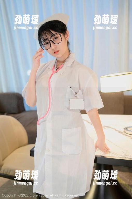 Xiuren秀人网-孟狐狸FoxYini Xiuren秀人网 - 一个没见过豹纹的孟狐狸FoxYini,这组写真真让眼前一亮。