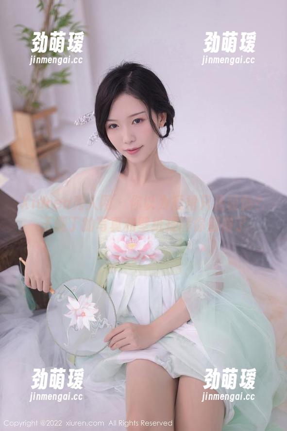 Xiuren秀人网 - 你以为短裙只是装饰？王俪丁的写真和壁纸提醒你别傻了