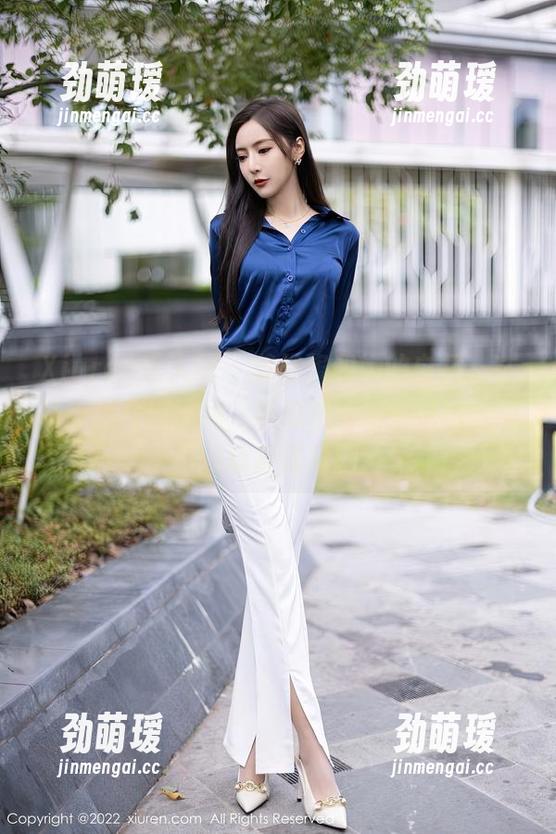 Xiuren秀人网-美桃酱 Xiuren秀人网 - 美桃酱和她的白裙,在高清照片里嬉戏,难道这一切都是我脑海里的短暂银幕剧?