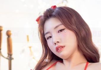 婚礼02，Yebin(전예빈)：为了这份写真集，我得找室友加班了