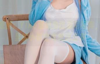 免费原图：Yiko湿润兔比基尼写真，眼神里的小秘密竟然这么多
