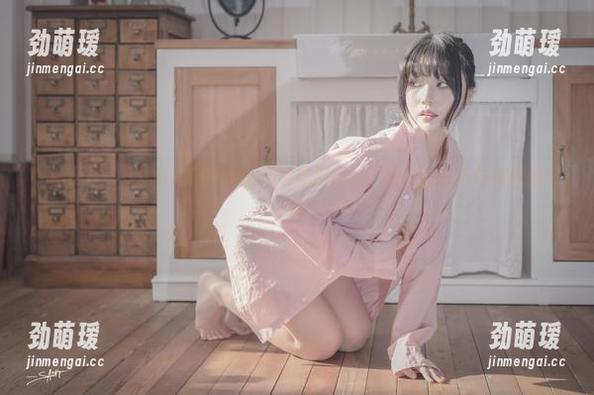 Yuna(윤아)SAINTPhotolife私房图包：昼间的暖心与夜晚的曖昧