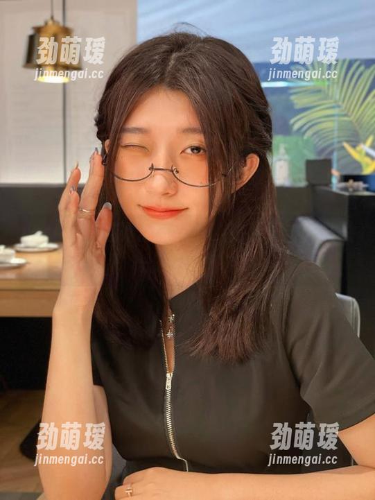roroki骷髅姬的眼镜秀，高清出击，谁说骷髅不能潮？