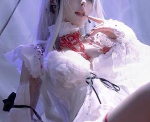 不按套路出牌！w百合欧皇子w的兔女郎图包令人咋舌