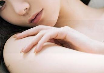 けん研不愧是白丝里的高手，可这味道…总让我无从言表。