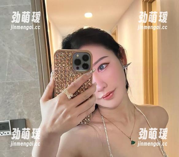 微密圈 - 不爱笑的赛琳真有一手，这组修女照片比我预想的要有趣得多，太好玩了！