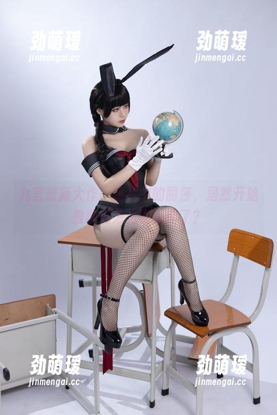 九言最新大作！照片中的丽莎，居然开始教我们怎么喝咖啡了？