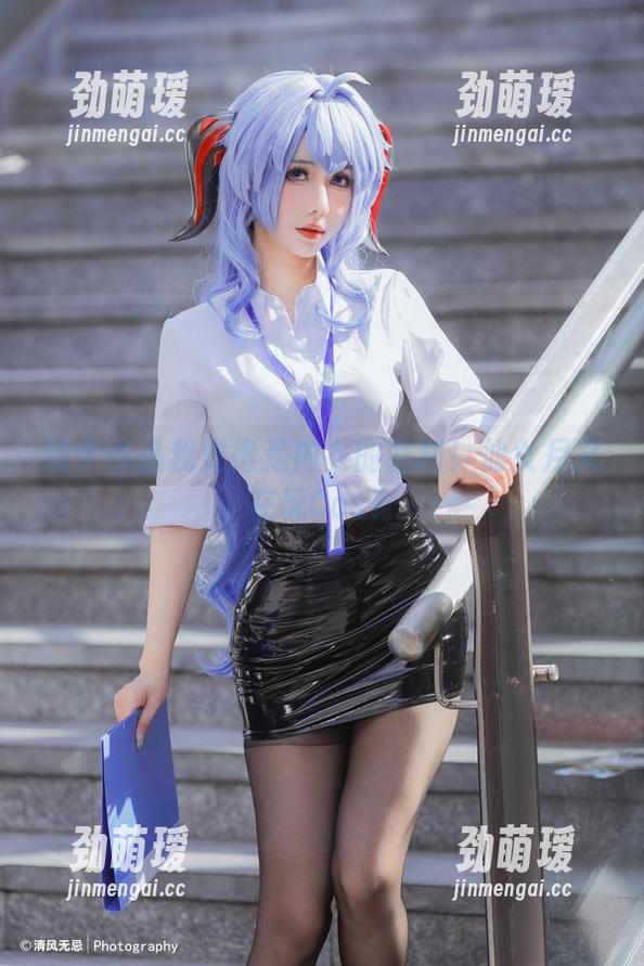 仙女月 这个作品我觉得是内衣的胜利!仙女月又在玩Cos?