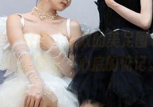 初夏女神 – 好吧，双双的美足图包，轻轻一瞥就变成了心底的惦记。
