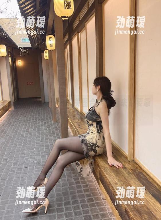 微密圈 - 周妍希的美图合集，看来是要靠大腿来打动大家了