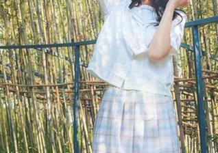 仔细看喵糖映画的花嫁cos原图,竟开始胡思乱想,这样的婚纱是不是能让我转运呢?