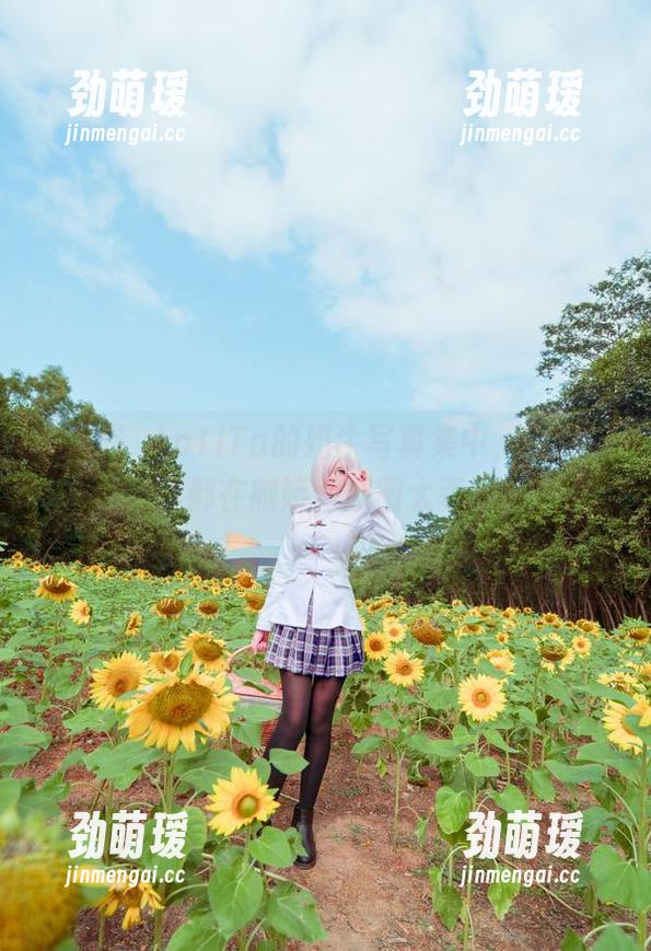 塔塔_Lo1iTa 在塔塔_Lo1iTa的奶牛写真集中,牛和博主一样都在撒娇,原图太乖了吧!