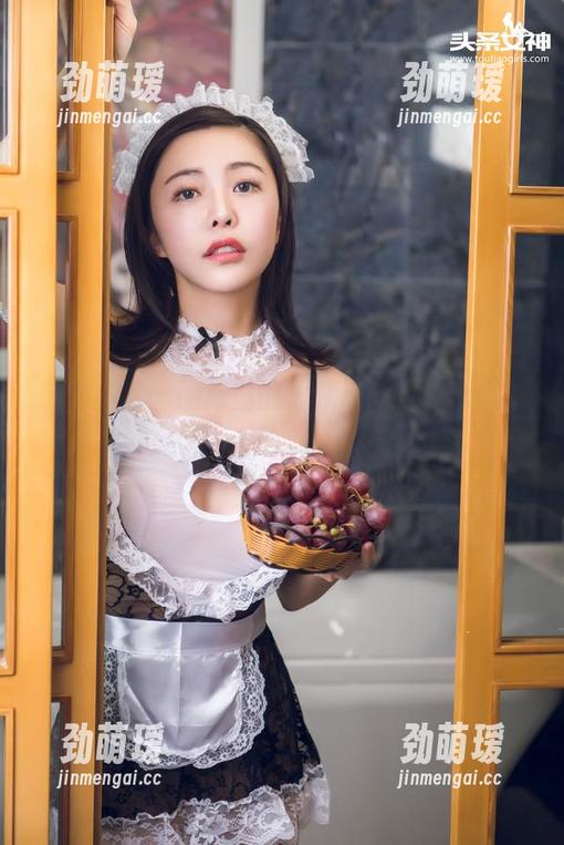 头条女神-火儿 头条女神 - 图库里的火儿黑丝,勾勒出不小的遐想