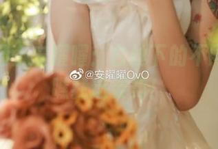 当美图遇上安曜曜:白丝下的不同角色,瞧我这姿势!