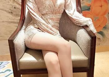 别瞧不起粉紫兔兔！小女巫露娜证明了，兔兔可以这么美，这么绝。