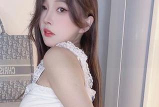 私拍里的小小奶瓶儿,夏天竟是这种味道