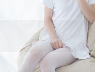 少女秩序 – 小满的写真集，腿显得那么纤细，让人恨不得自己也有一双