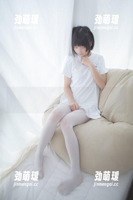 少女秩序-小满 少女秩序 - 小满的写真集,腿显得那么纤细,让人恨不得自己也有一双