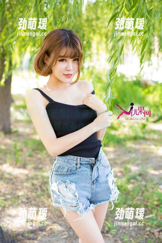尤果网-乔依琳 尤果网 - 别眨眼!乔依琳的套装又更新了,这次有什么不同?