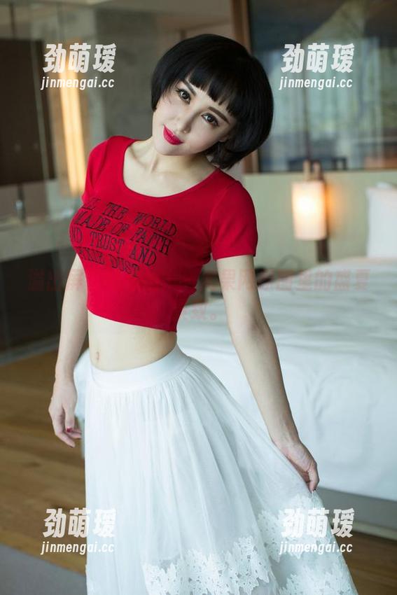 溢出屏幕的私拍——尤果网原图里的盛夏景致。