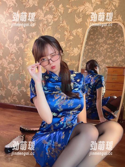 微密圈 - 张思允的双马尾图集，满意度满分，总觉得她在前面还藏着什么。