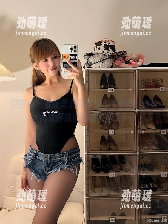 微密圈 - 看张思允的裸足私拍合集，恍惚间觉得我也变得随性了？