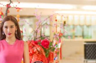 推女神 – Abby王乔恩的在线图集，温柔是靠什么在搞事？