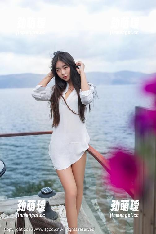 推女神-谭晓彤 推女神 - 谭晓彤的JK写真,跳脱了常规的小清新,竟能透出些许小心机。